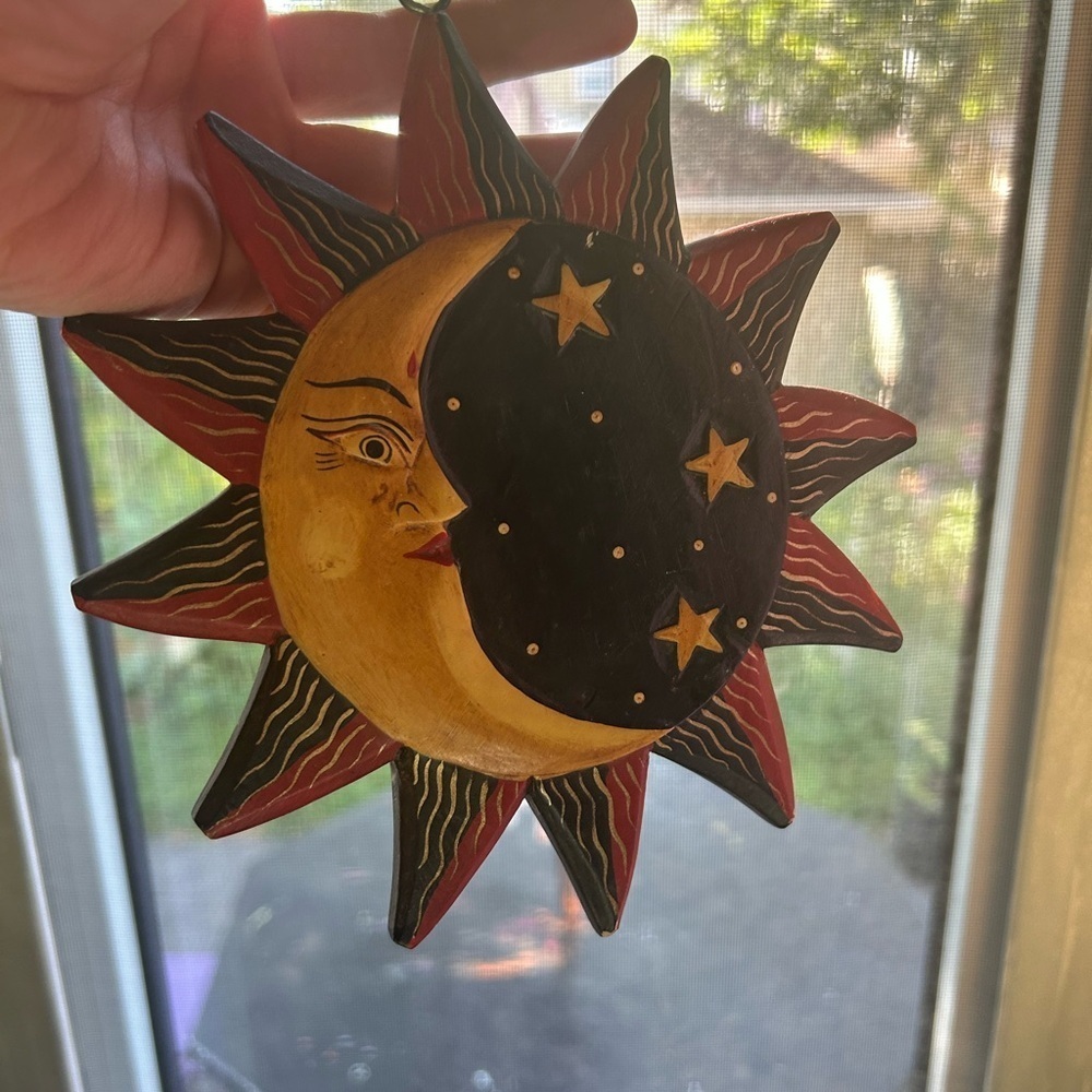 Vtg Wooden Hand Painted Sun Moon Face Hanging Ornament Christmas Indonesia 7” - Picture 2 of 16